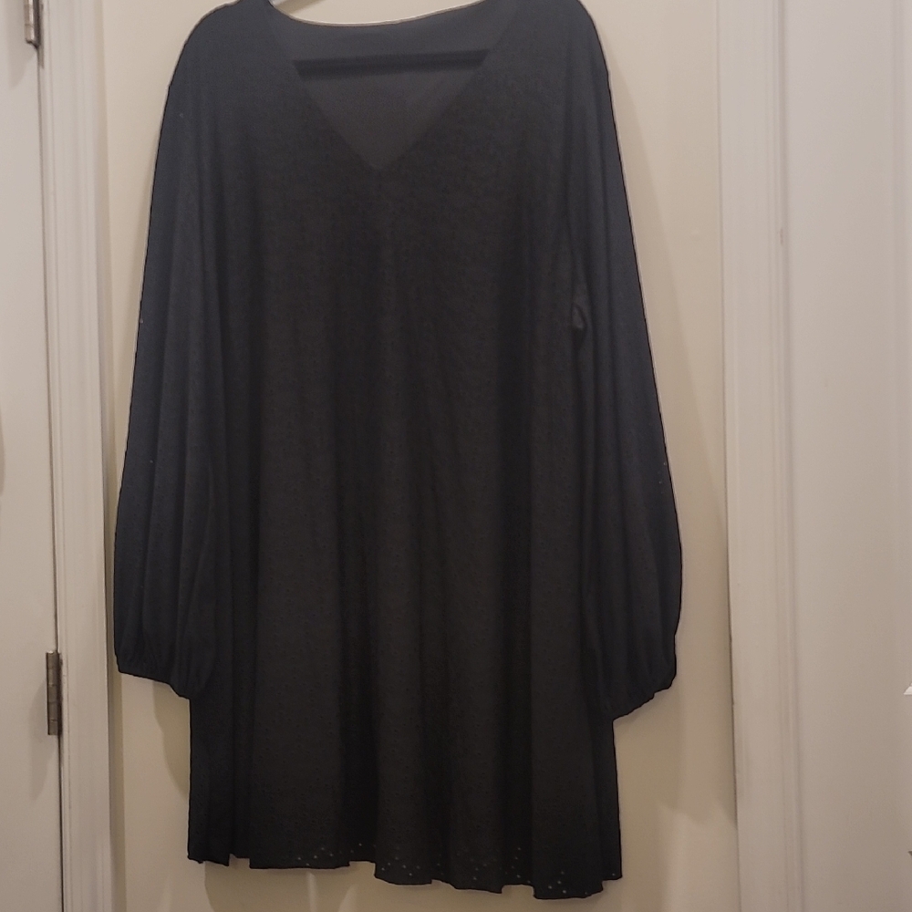 Elegant Black V-Neck Women's Top